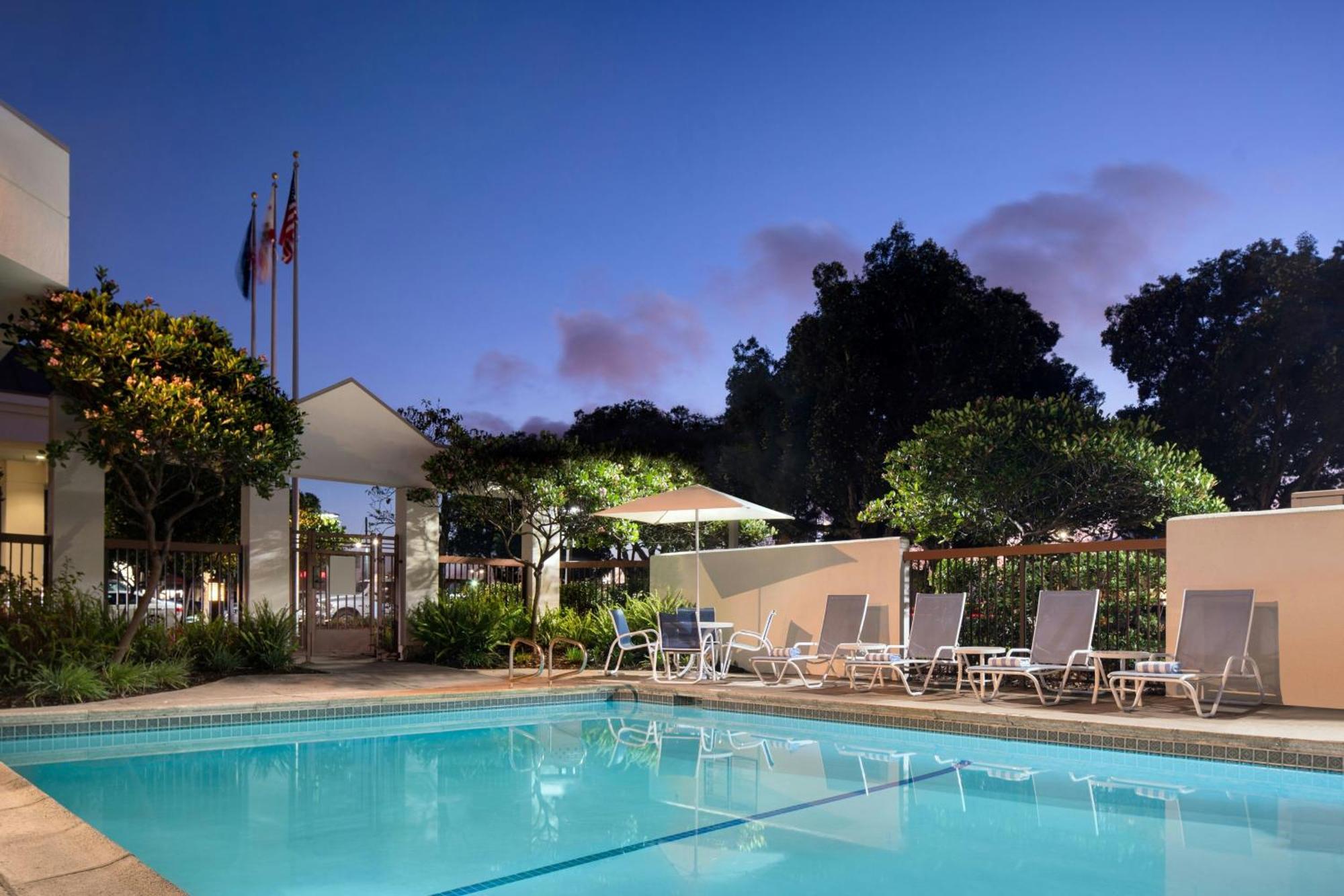 Four Points By Sheraton - San Francisco Bay Bridge Emeryville Exteriör bild